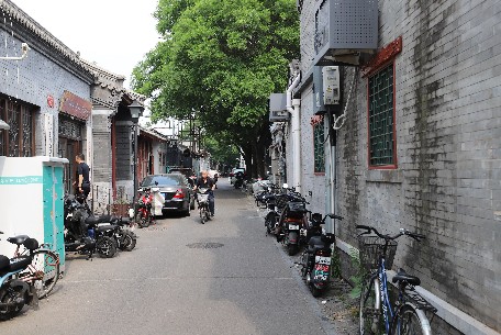 東四八條 - 位于北京市東城區，是一條充滿歷史底蘊的老北京胡同