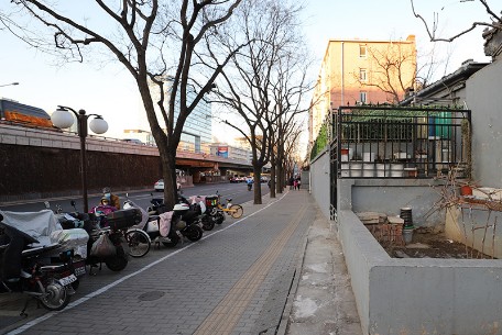 德勝門(mén)外大街 - 為北京市西城區(qū)的一條重要街道
